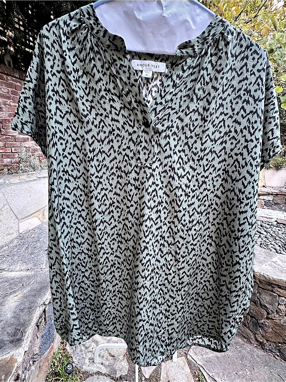 Amour Vert Animal Print Silk Blouse in Green & Black XL